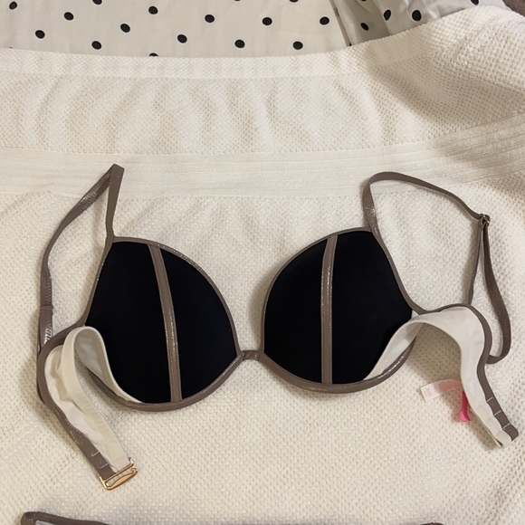 VS bikini - Picture 2 of 4